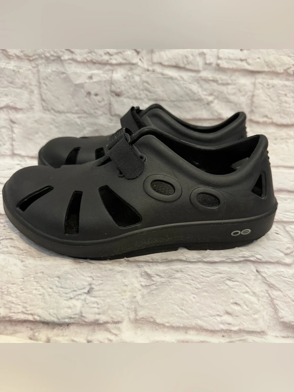 OOFOS OOcandoo Recovery Sandal, Black - Women’s Size 9 Men’s Size 7